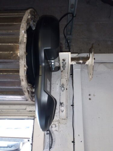 Chamberlain LM750 EV GB Roller Door Motor - for non-insulated roller shutters Chamberlain LM750 EV GB Roller Door Motor - for non-insulated roller shutters